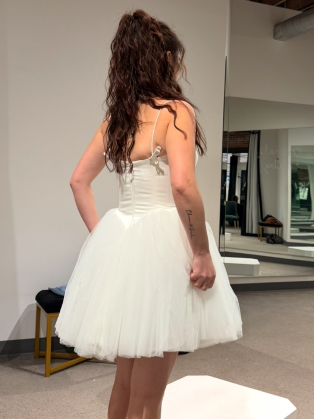 Untamed petals wedding dress - Picture 6 of 6